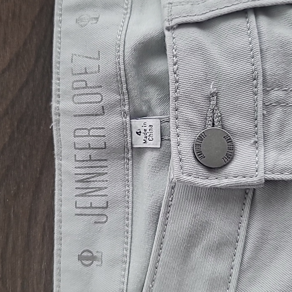 👖 Stylish Jennifer Lopez Light Gray Jeans (Size 4) 👖 - Picture 8 of 10